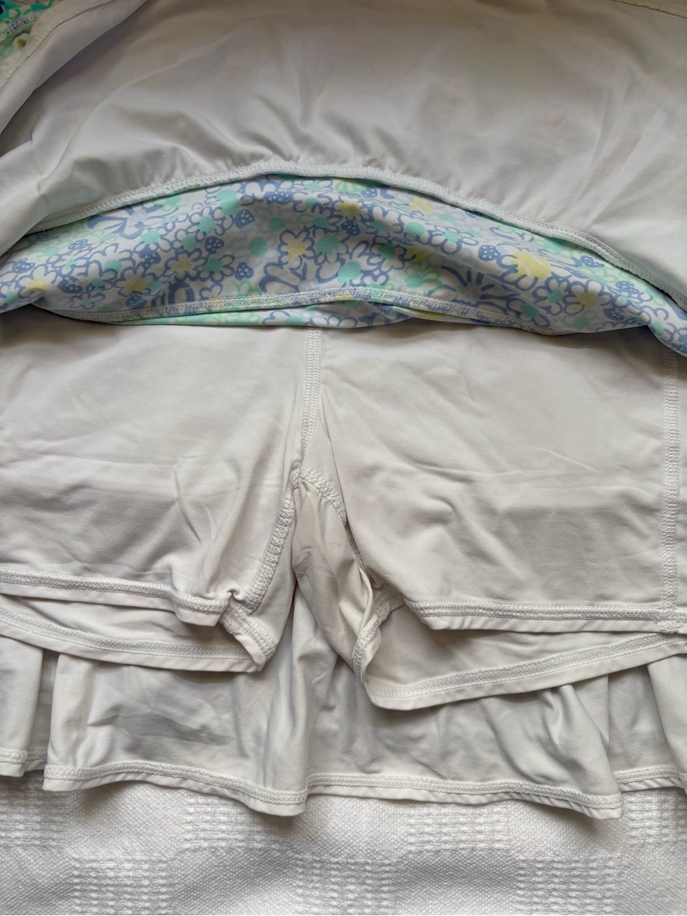 Lily Pulitzer “Bianca’s Love” Floral Tiered Ruffle Skort in Blue & Green. Size M - Picture 3 of 6